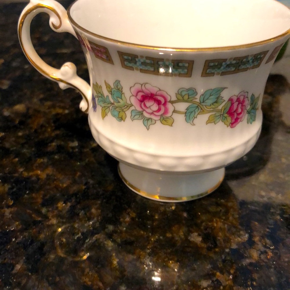 Part of a selection of fine designs. Perfect,no,but close.4 cups.